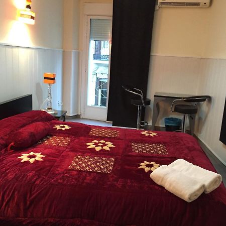 Hostal Oxum Madrid Eksteriør billede