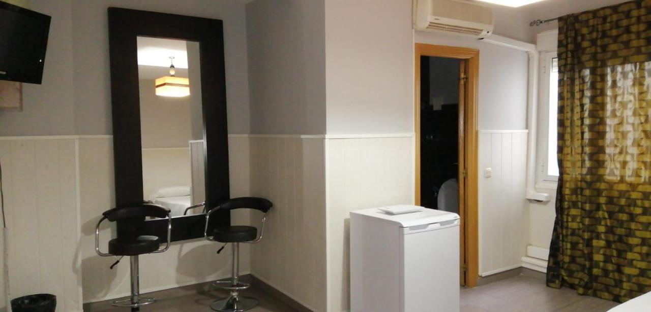 Hostal Oxum Madrid Eksteriør billede
