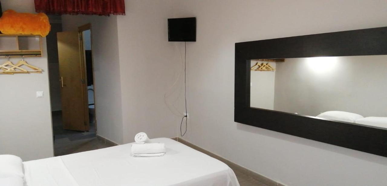 Hostal Oxum Madrid Eksteriør billede