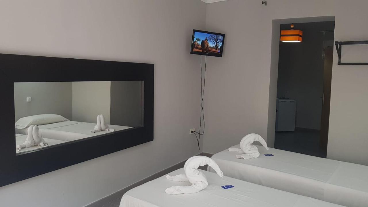 Hostal Oxum Madrid Eksteriør billede