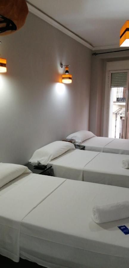 Hostal Oxum Madrid Eksteriør billede