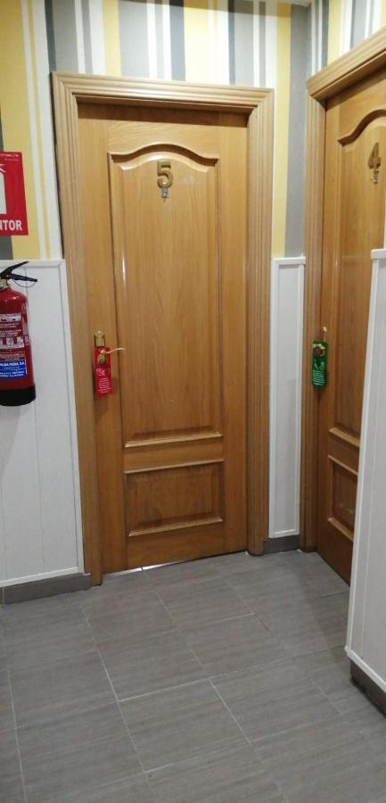 Hostal Oxum Madrid Eksteriør billede