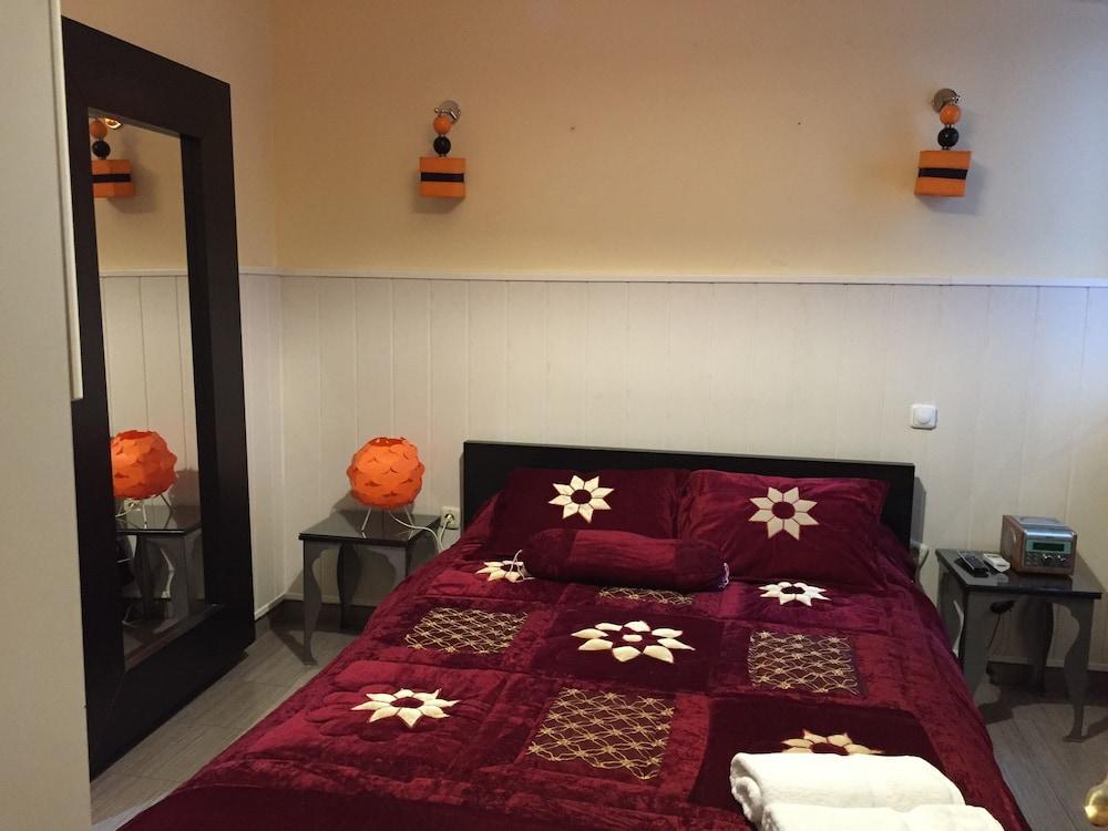 Hostal Oxum Madrid Eksteriør billede