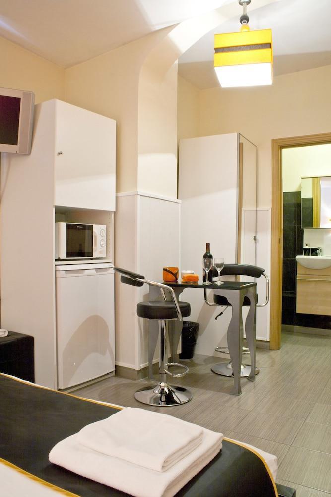 Hostal Oxum Madrid Eksteriør billede