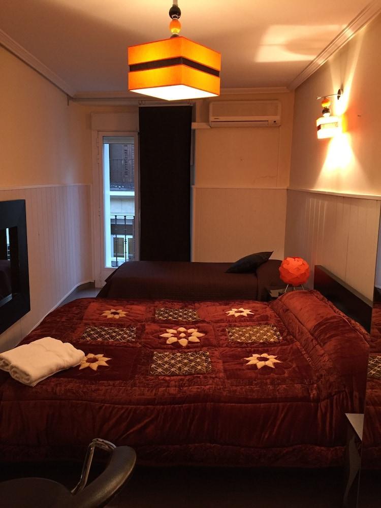 Hostal Oxum Madrid Eksteriør billede
